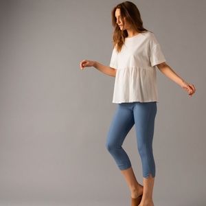 BNWT Pixie Cropped Light Denim Jeggings